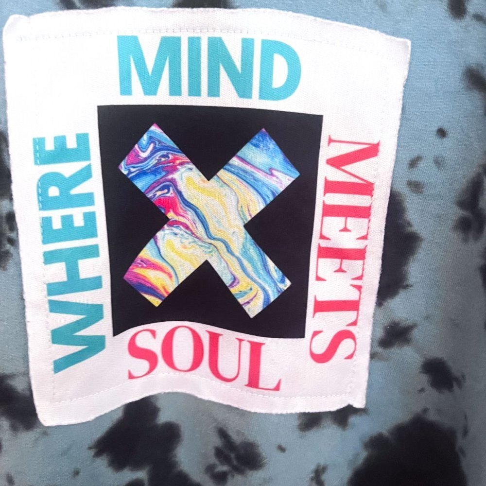 Brooklyn Cloth Mfg Co Teal Tie Dye Where Mind Meets Soul Embroidered Hoodie LRG - Picture 2 of 11